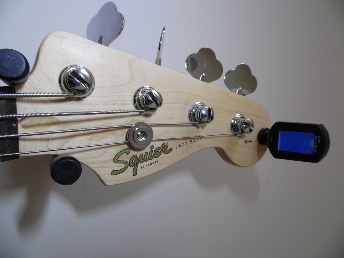 How to tune a bass guitar with a chromatic tuner