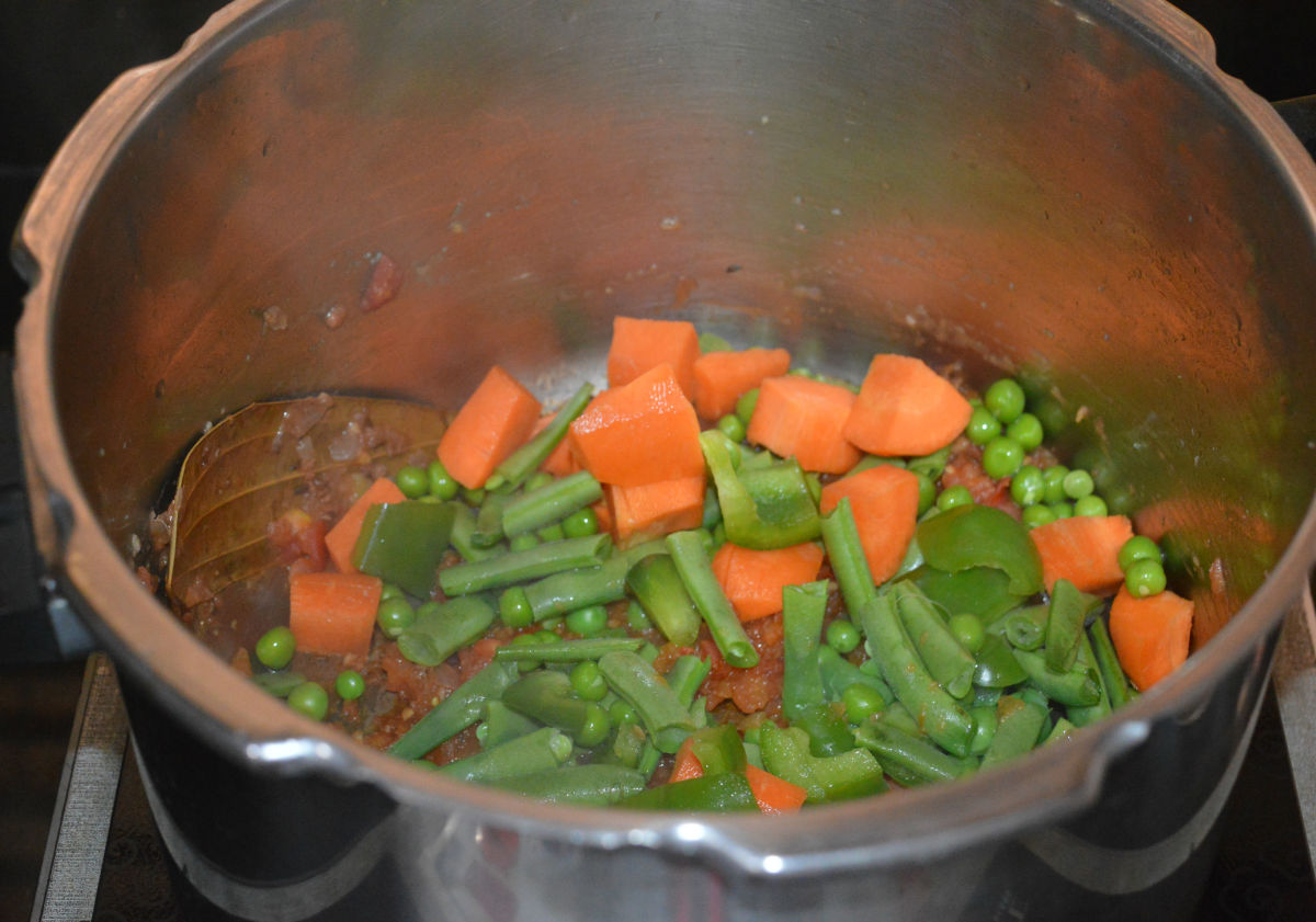Step two: Add chopped vegetables.