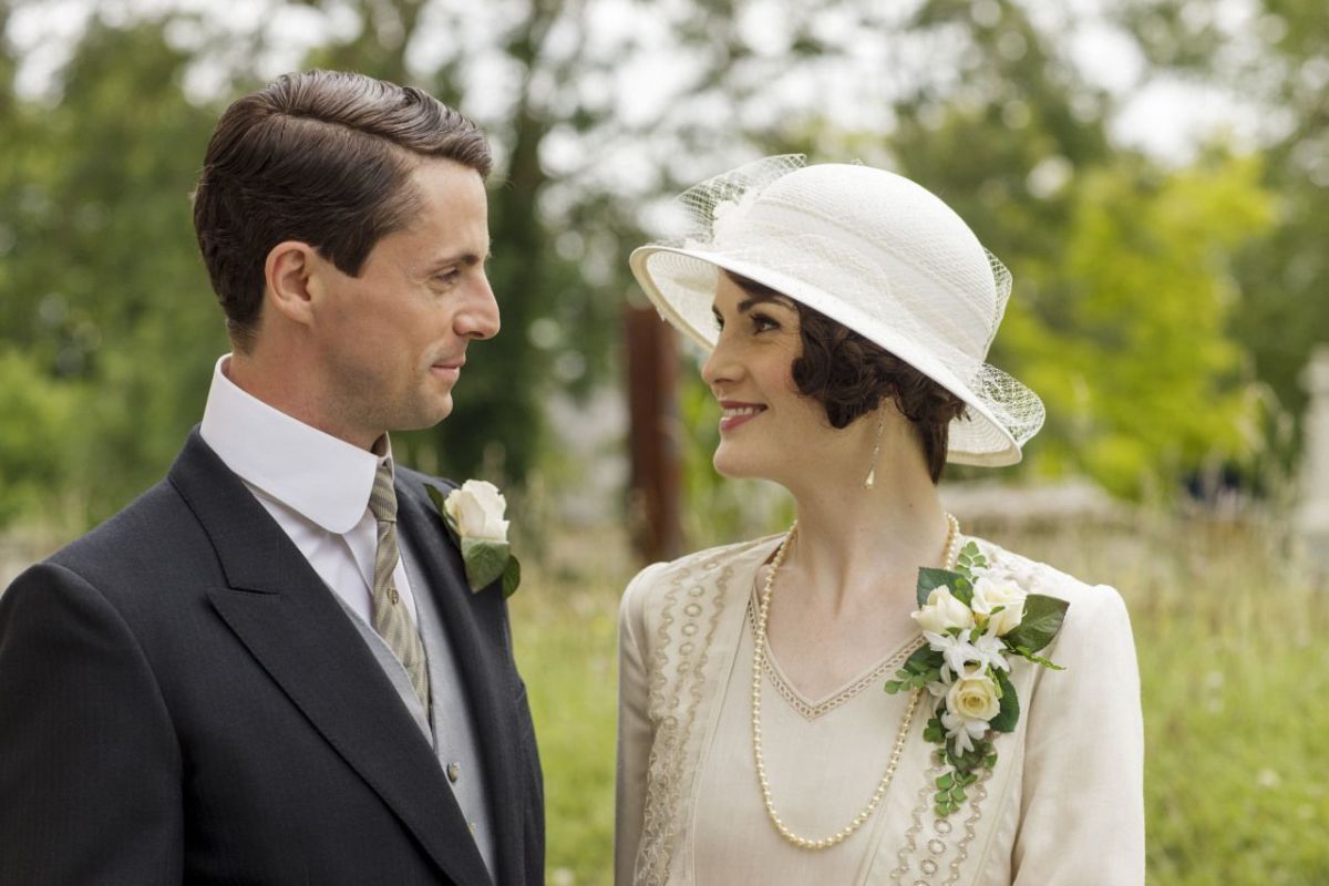 Mary's second wedding to Henry Talbot is a much simpler affair. 