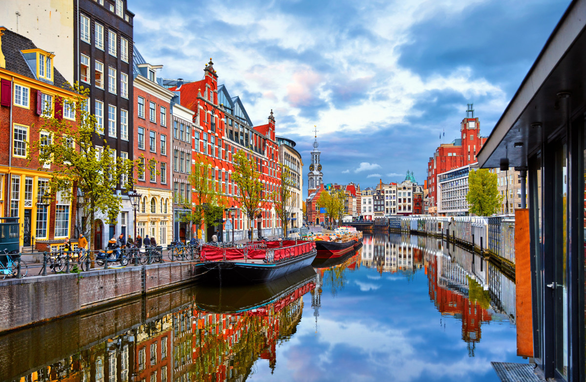 5-reasons-that-amsterdam-is-the-coolest-city-in-europe