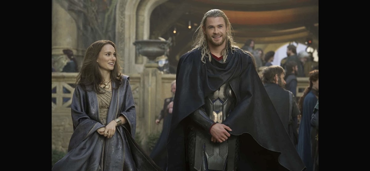 Natalie Portman and Chris Hemsworth star in "Thor: The Dark World."
