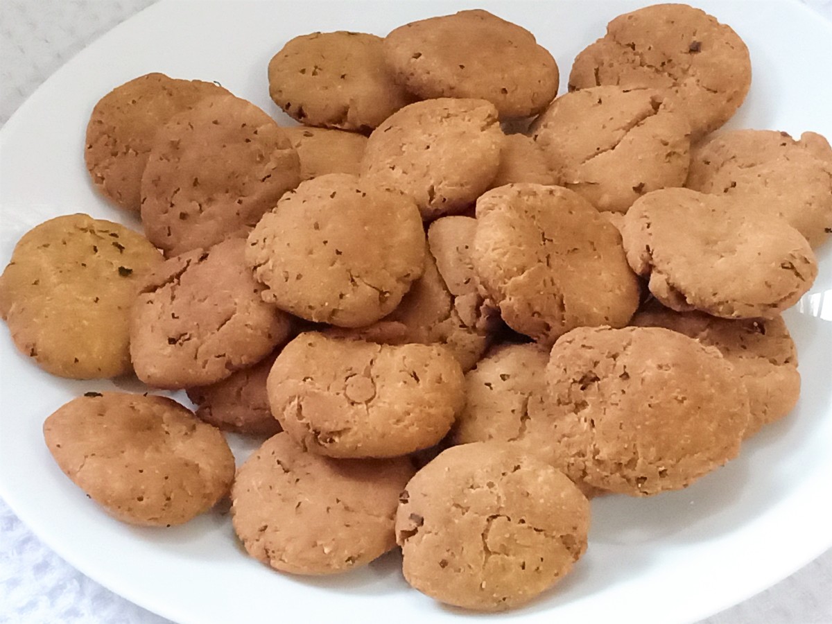 Khasta Methi Mathri Recipe (Indian Savoury Crackers)