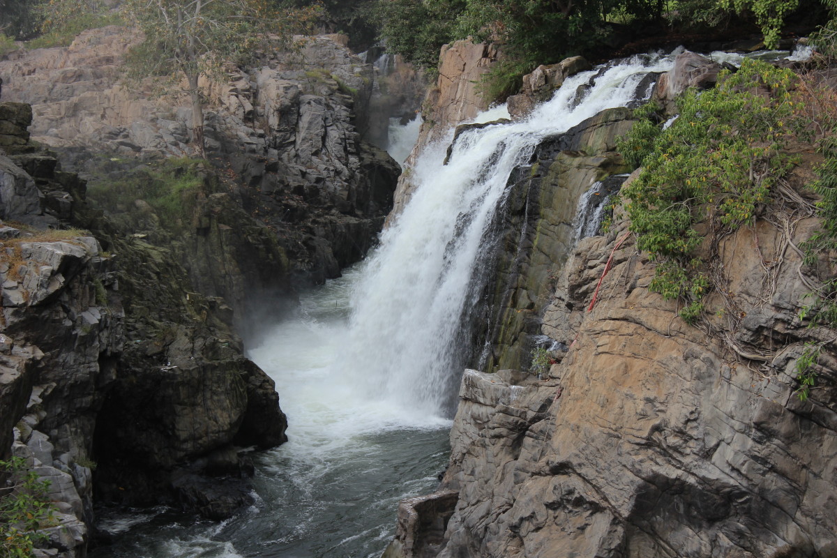Hogenakkal Falls as viewed from Hanging Bridge