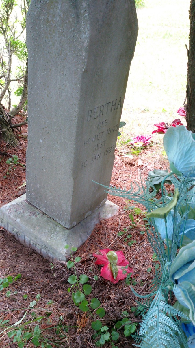 Tombstone and final resting place in Jacksonport Cemetery of Bertha Kuehn