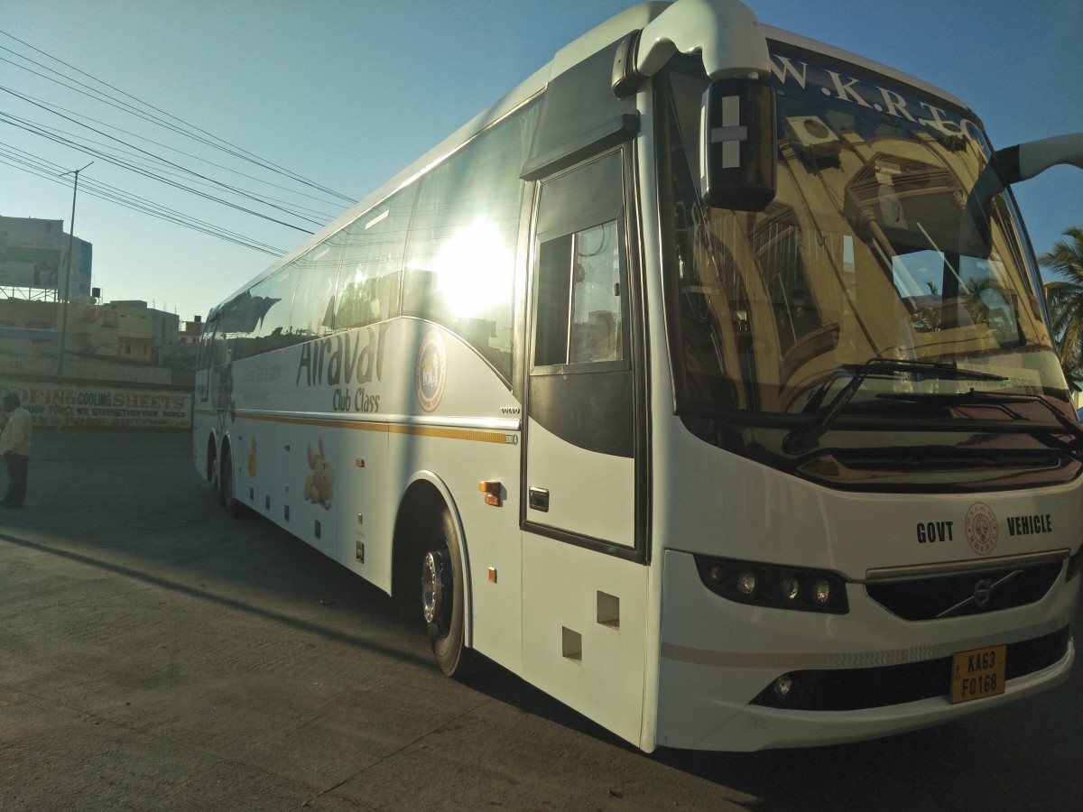 travel-to-hubballi-by-airawata-club-class-multi-axle-bus