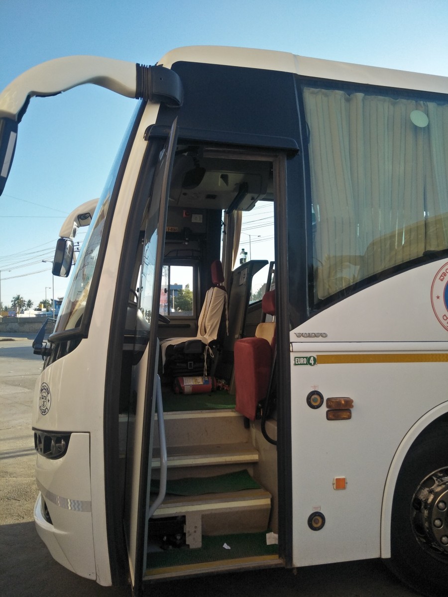 travel-to-hubballi-by-airawata-club-class-multi-axle-bus