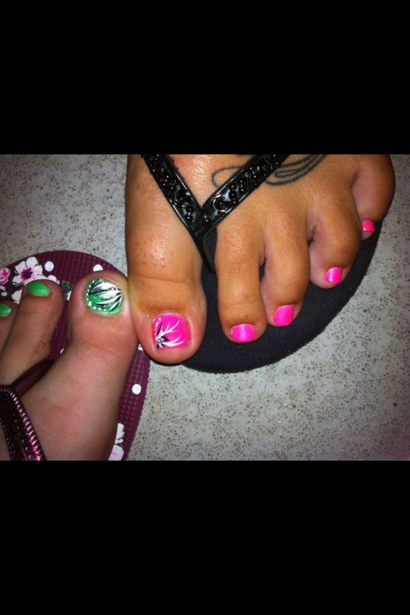 40+ Stunning Summer Toe Nail Designs to Show off on the Beach - Bellatory