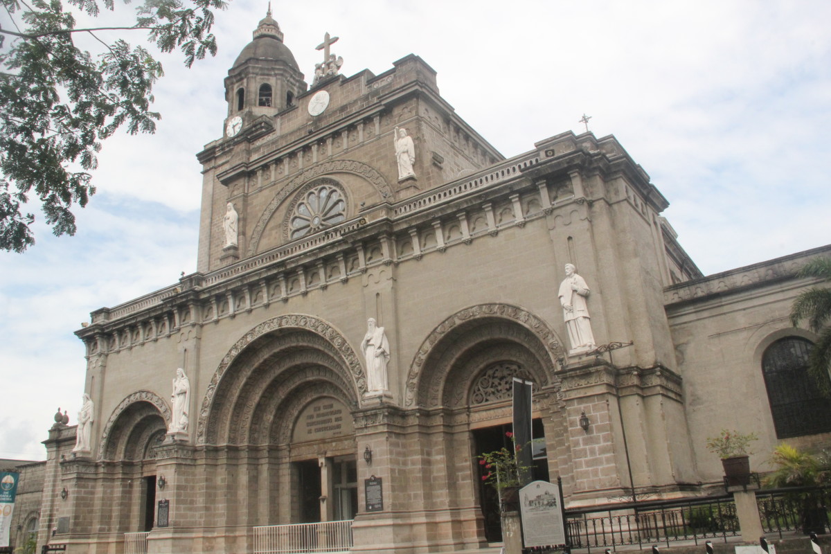 Manila Cathedral: Romanesque Architecture