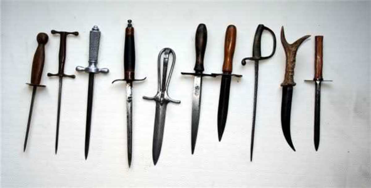 Collection of knives for trench fighting.