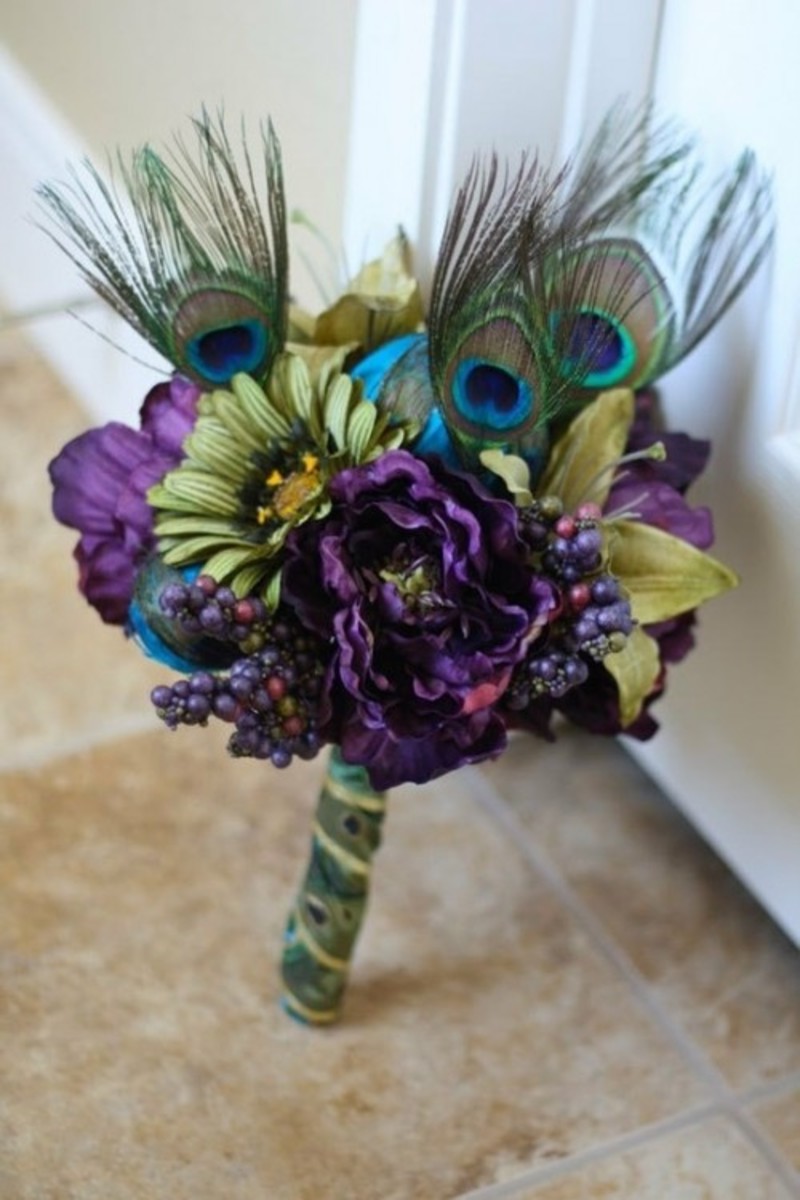 Peacock And Ostrich Feather Centerpiece For Peacock Themed Parties Agrohortipbacid