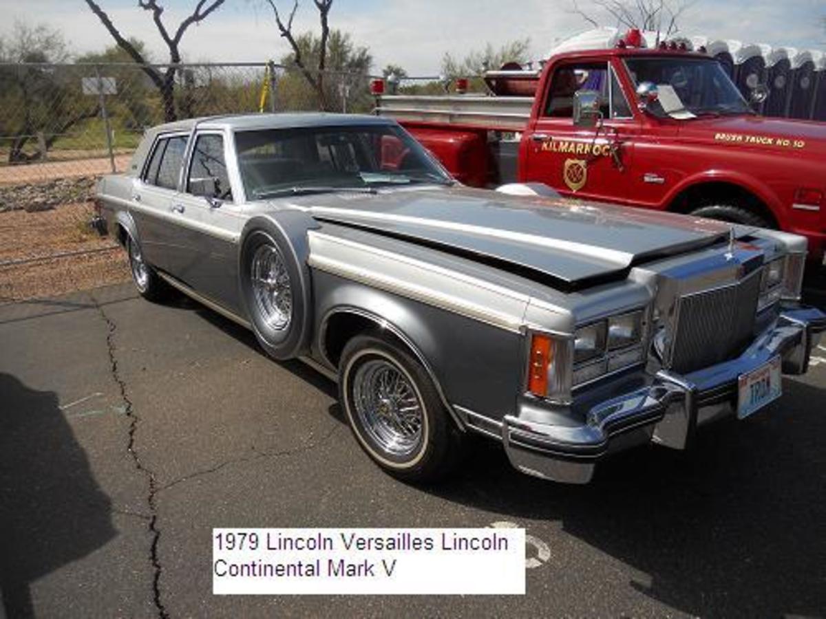 -亚利桑那州经典古董车的销售吸引了大量的人群