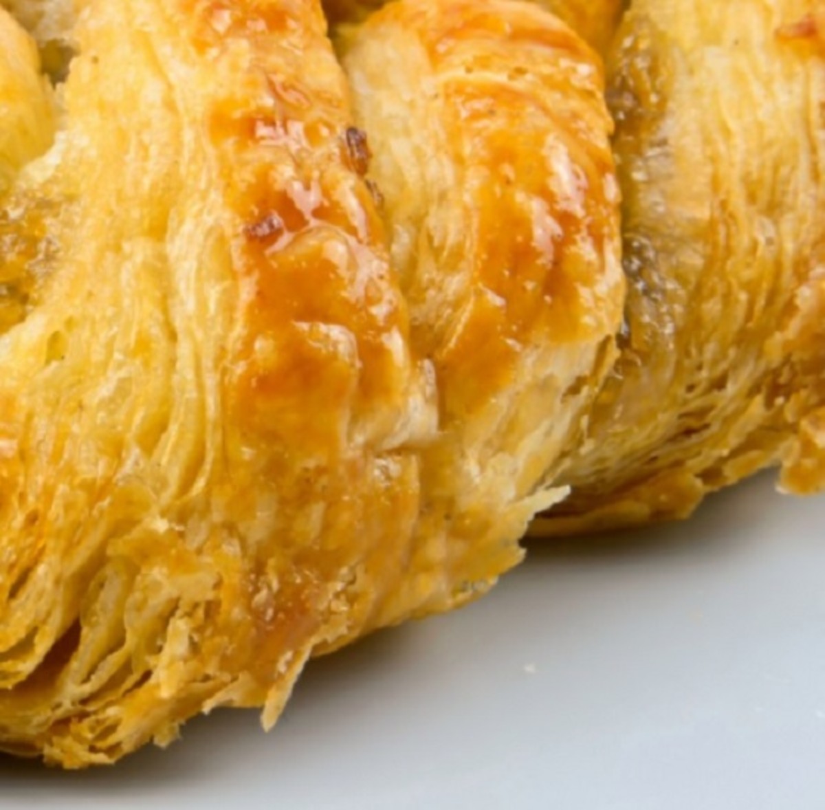 https://images.saymedia-content.com/.image/t_share/MTc5NzY4NTQyOTQ0NTY4NTU4/perfect-croissants.jpg