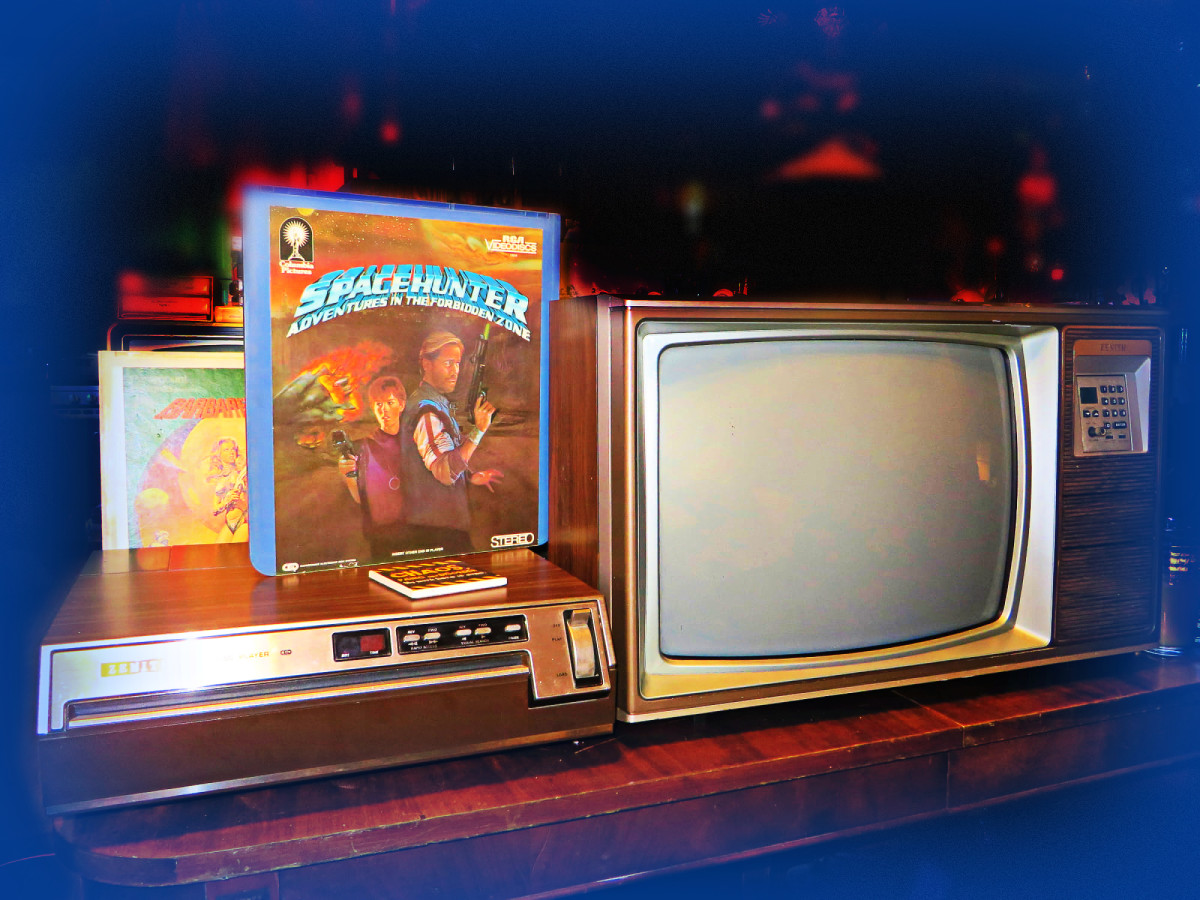 1984 Zenith Color Television, Ready to play Spacehunter CED Selectavision ... 1984 Zenith Color Television, Playing Spacehunter: Adventures in the Forbidden Zone, CED. Zenith Color Television, Model A1920W, Made August 1984.