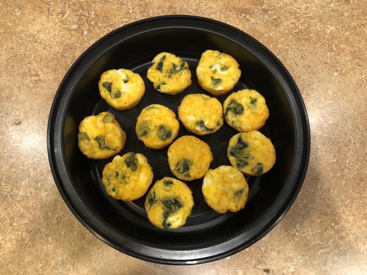 Spinach and cheese egg mini muffins make a quick and healthy breakfast
