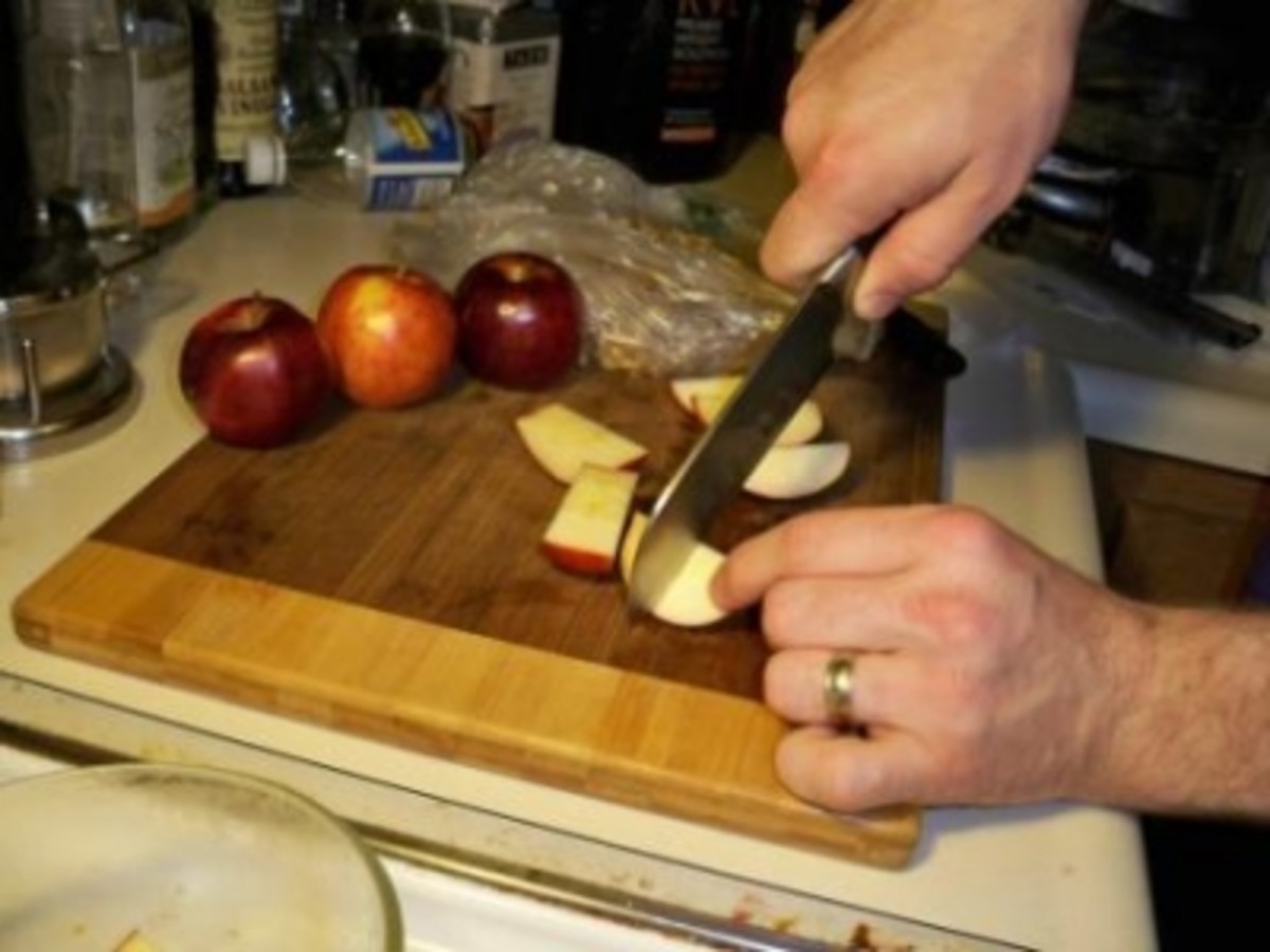 cutting the apples for the charoset
