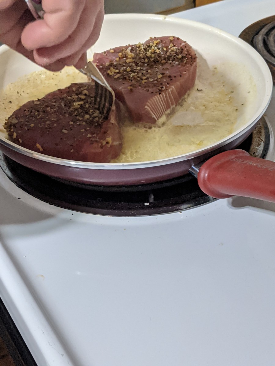 ahi-tuna-steak-panfried