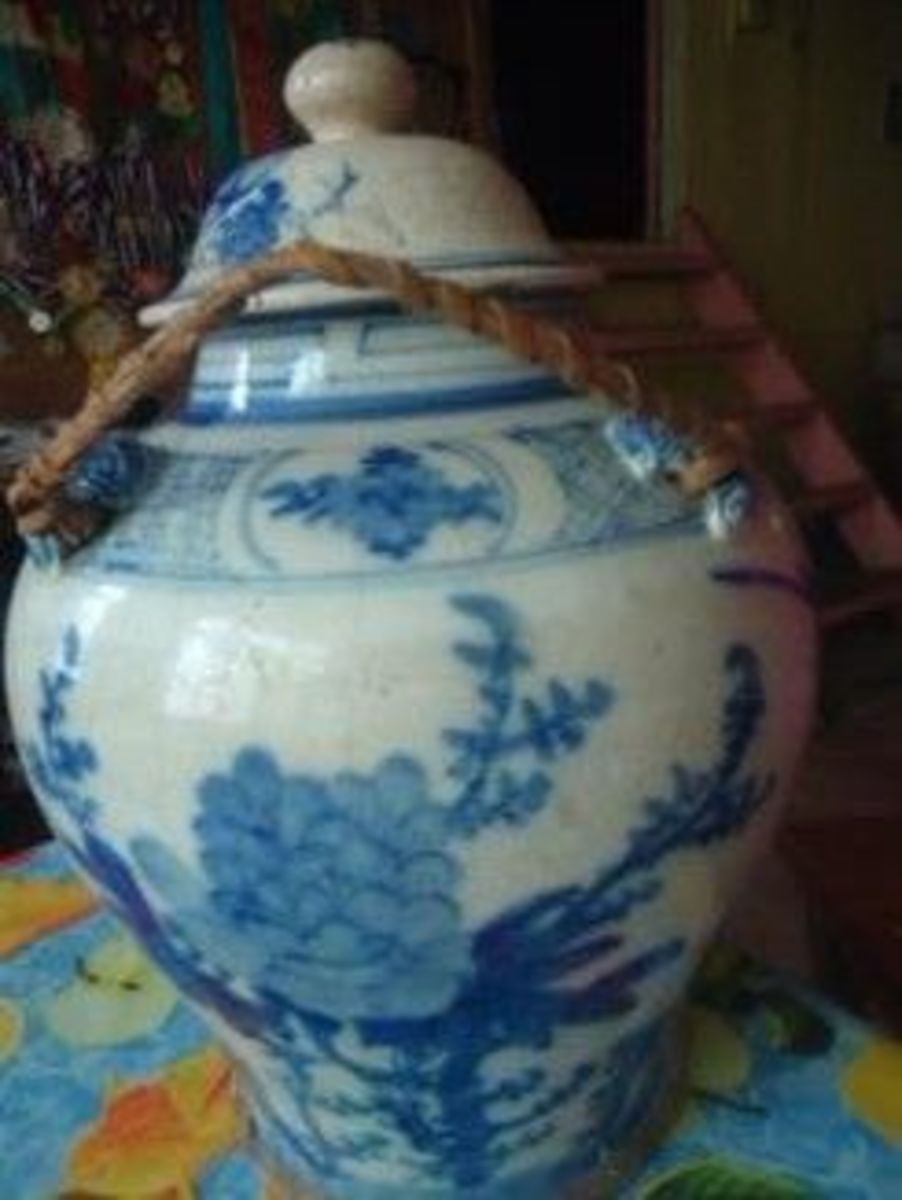 Antique Chinese Porcelain Items