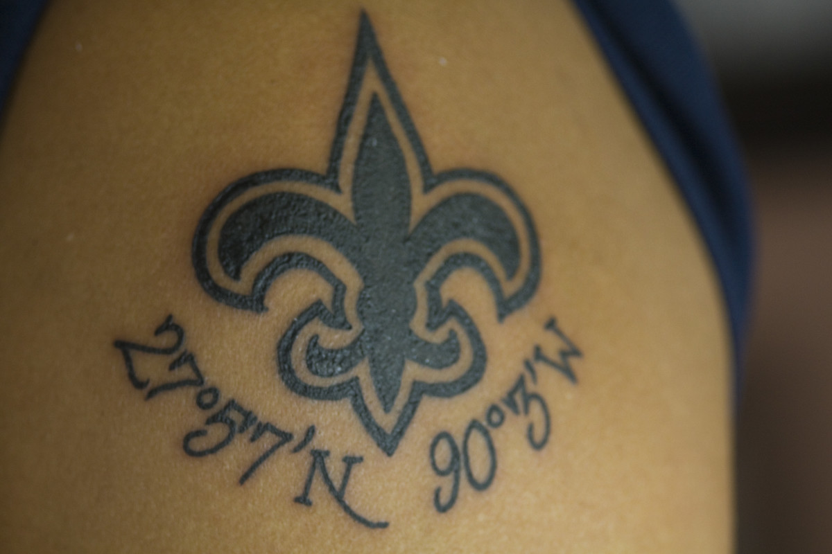 Fleur-De-Lis Tattoo Designs and Meanings (With Pictures)