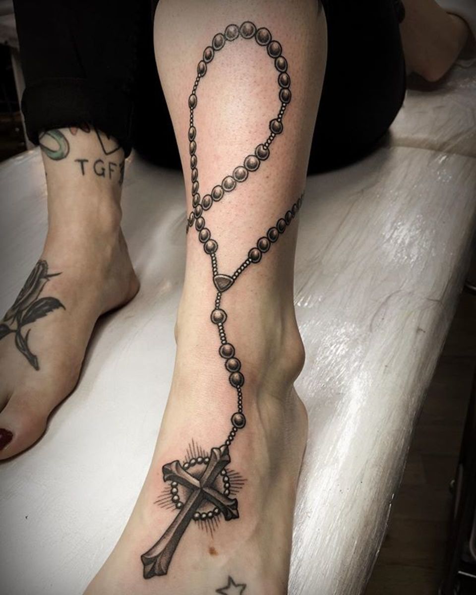 36 Lovely Rosary Tattoos Ideas and Design For Hand  Psycho Tats