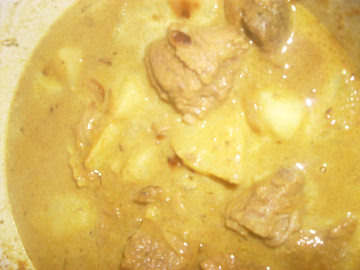 Recipe for How to Make Ultimate Slow Cooker Beef Curry With Potatoes