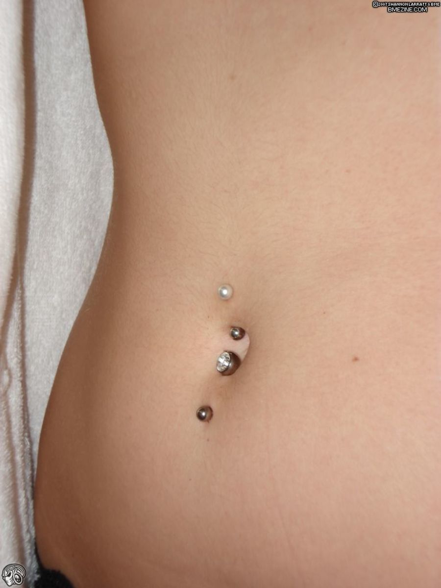 An Illustrated Guide to Navel Piercings 
