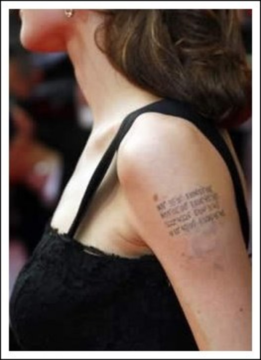 Татуировки Анджелины Джоли фото и их значение с переводом на русский
