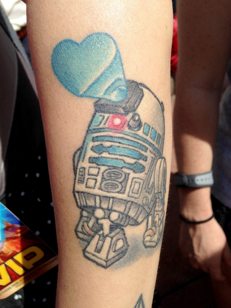 R2-D2 tattoo