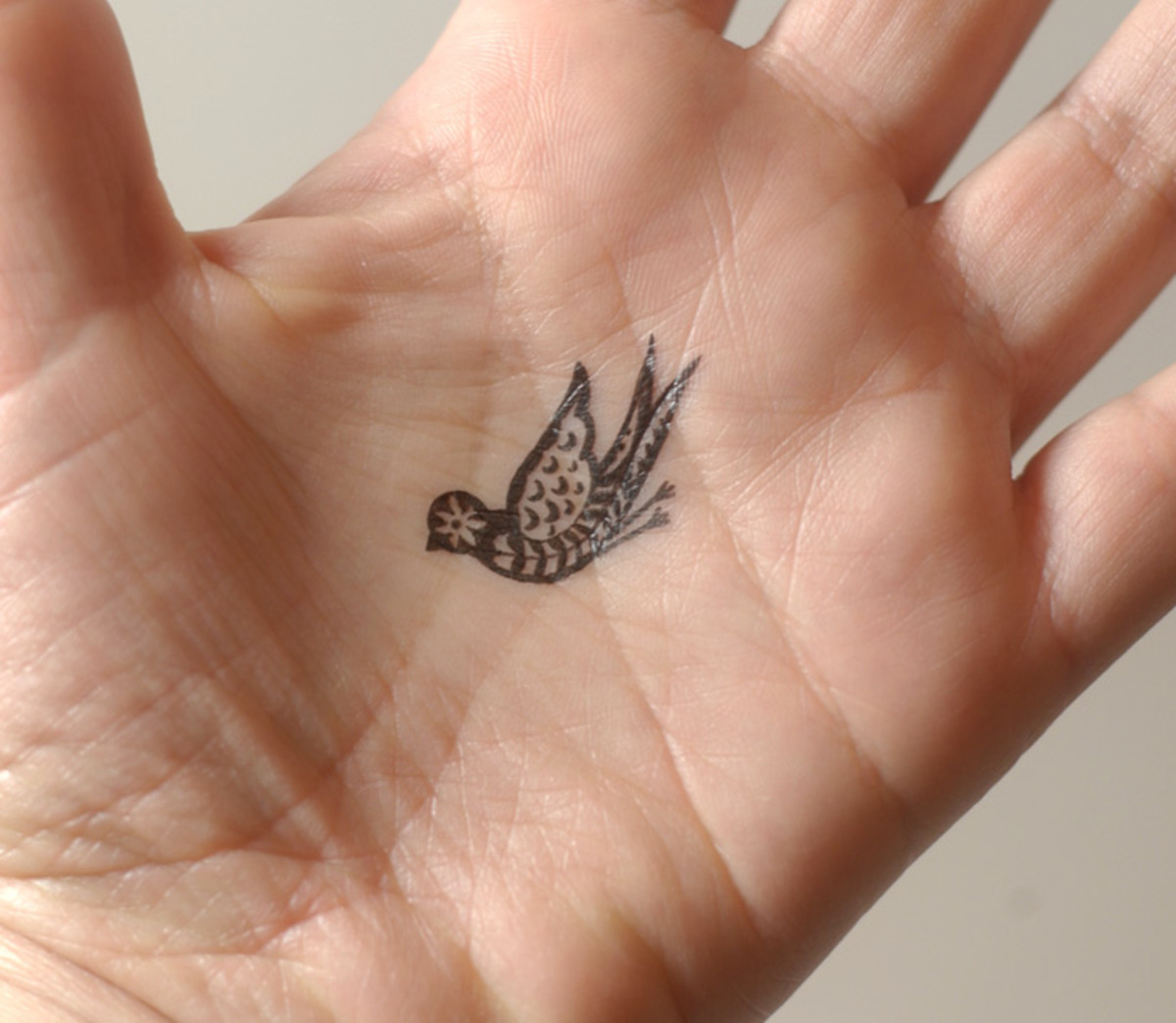 I want to get a hand tattoo. : r/tattooadvice