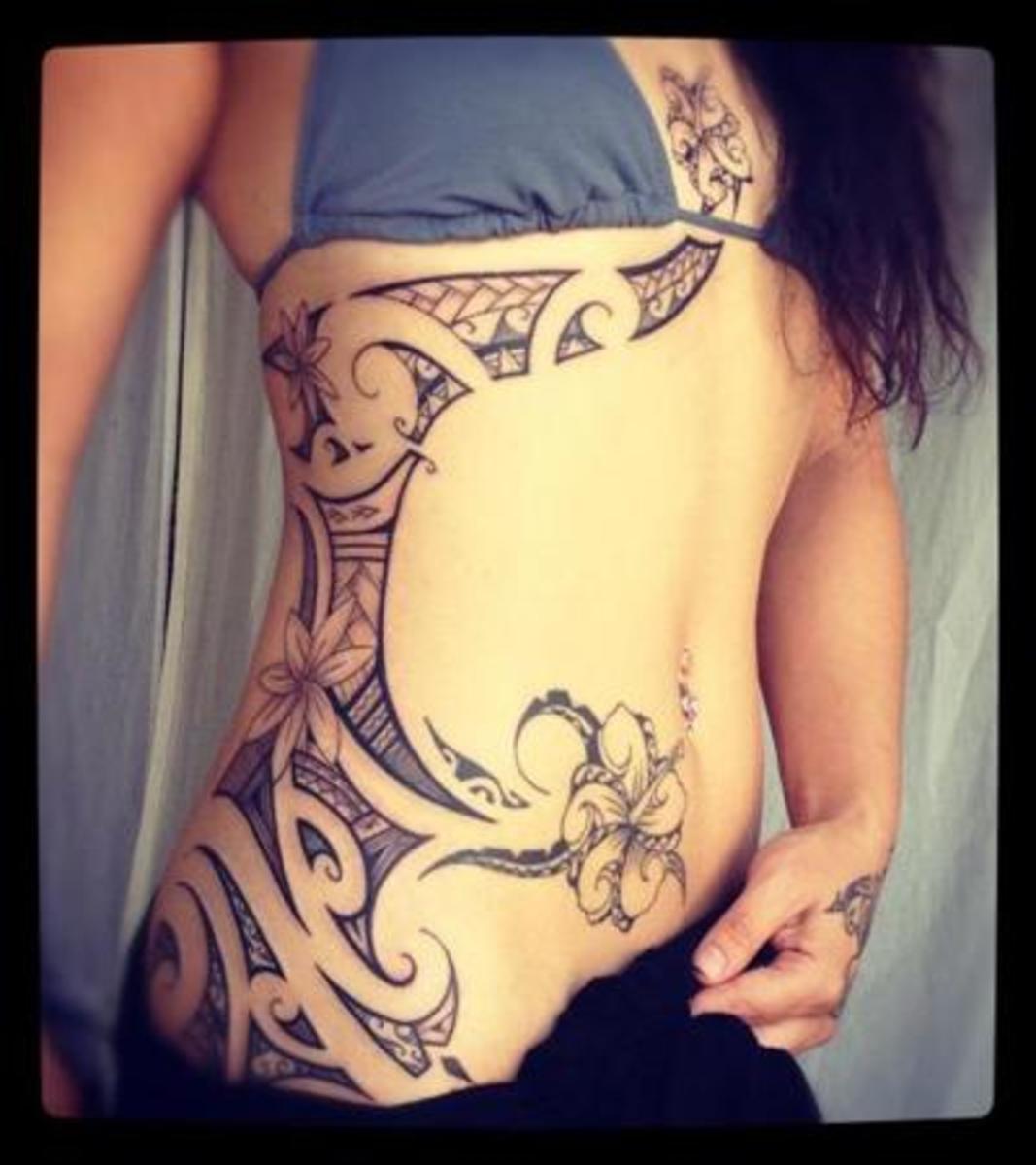 Everything You Need To Know Before Getting A Rib Tattoo Tatring Tattoos Piercings