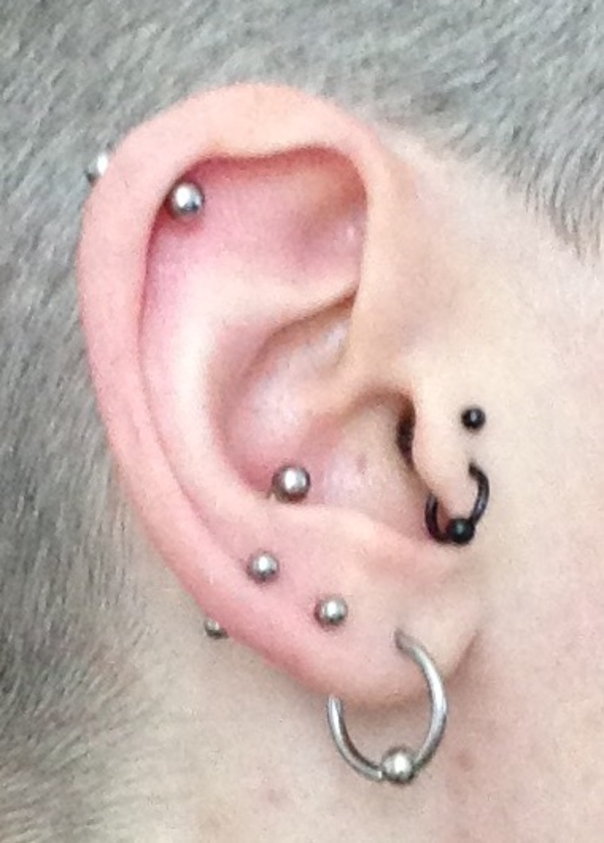 I have multiple ear piercings too! 