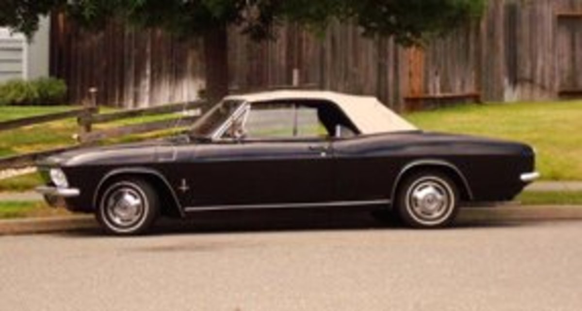 How to Distinguish a Corvair Corsa From a Corvair Monza
