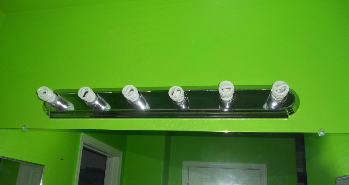 This is the most popular design of a CFL since the mid-1990s. Patents expired at that time, allowing wide dissemination of this form.