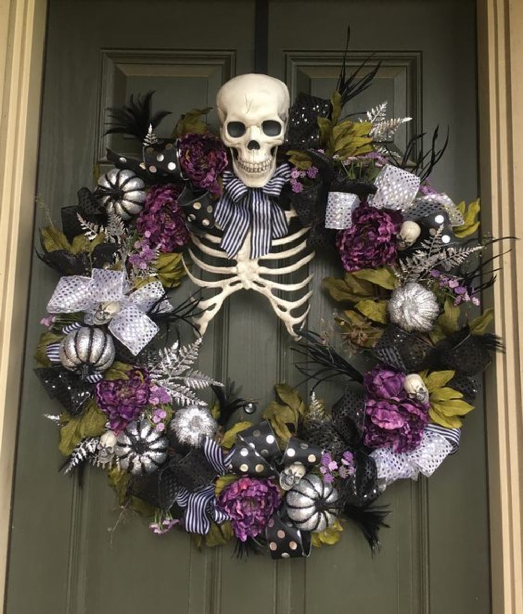 Skeleton Halloween wreath