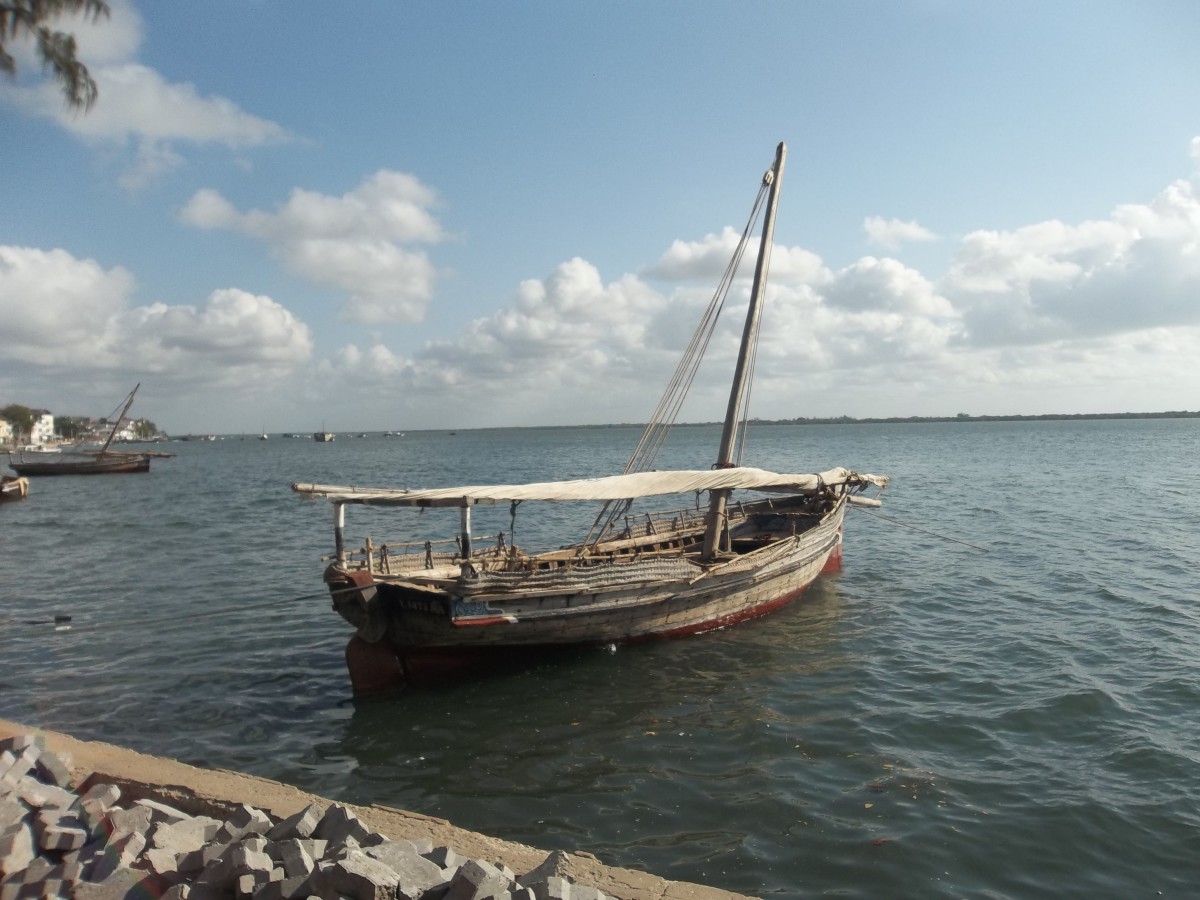 A dhow waiting to be loaded