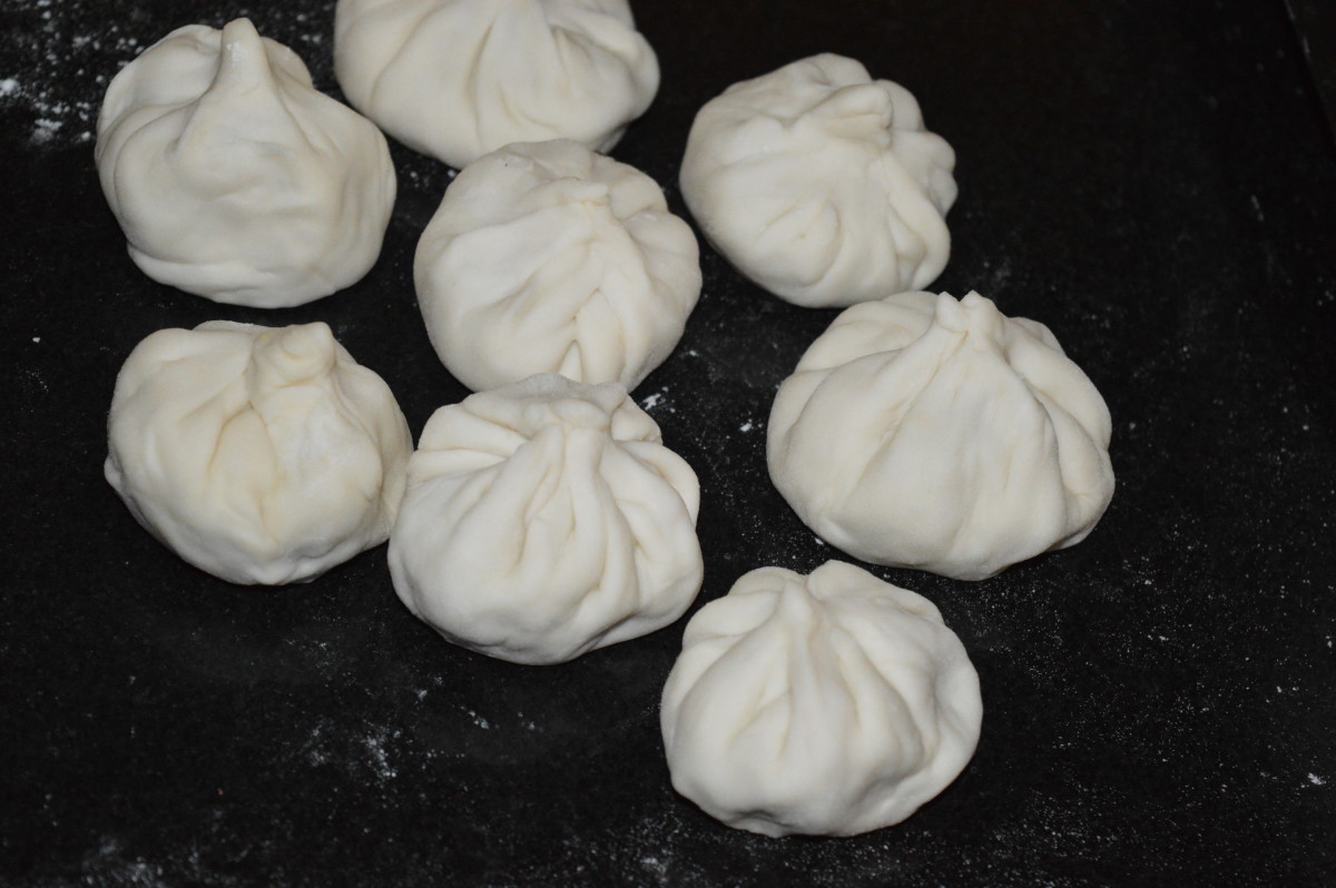 Repeat these steps to make all of the momos this way.