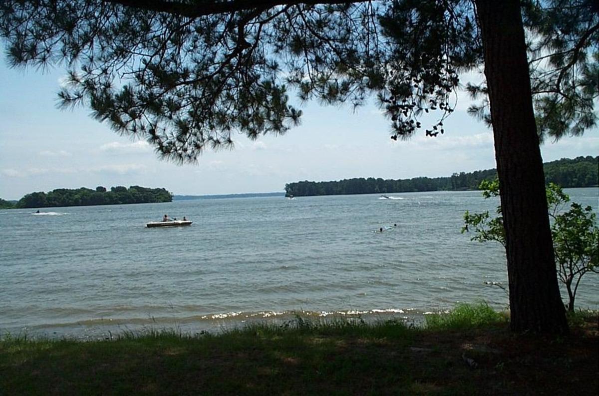 Lake Livingston - Wikipedia