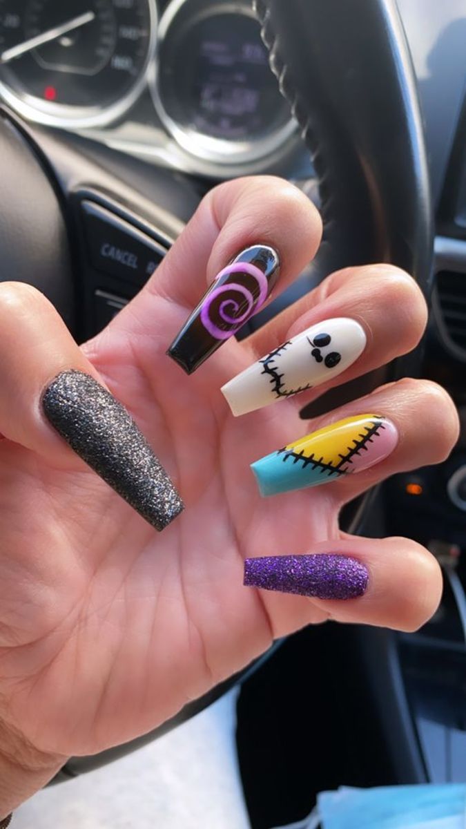 awesome-halloween-nail-art-designs