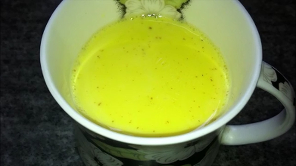 Golden Turmeric Milk: Indian Ayurvedic Recipe