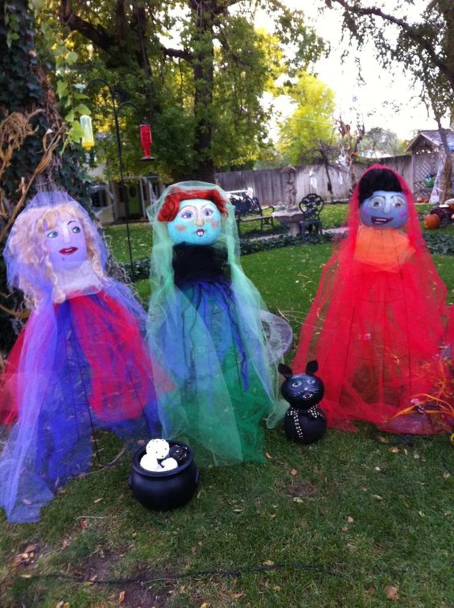 These pumpkin figures are decorated like the witches from "Hocus Pocus"!