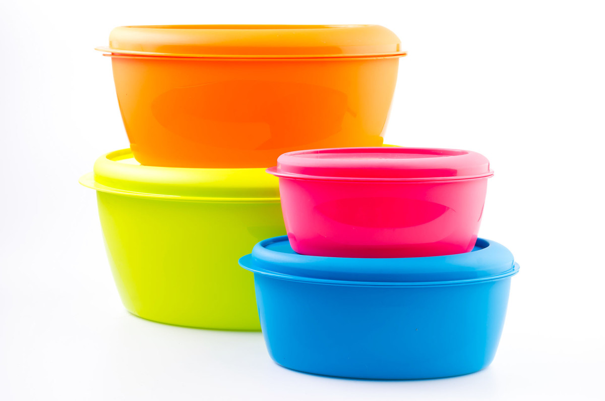 In 1948, the first Tupperware home party took place.