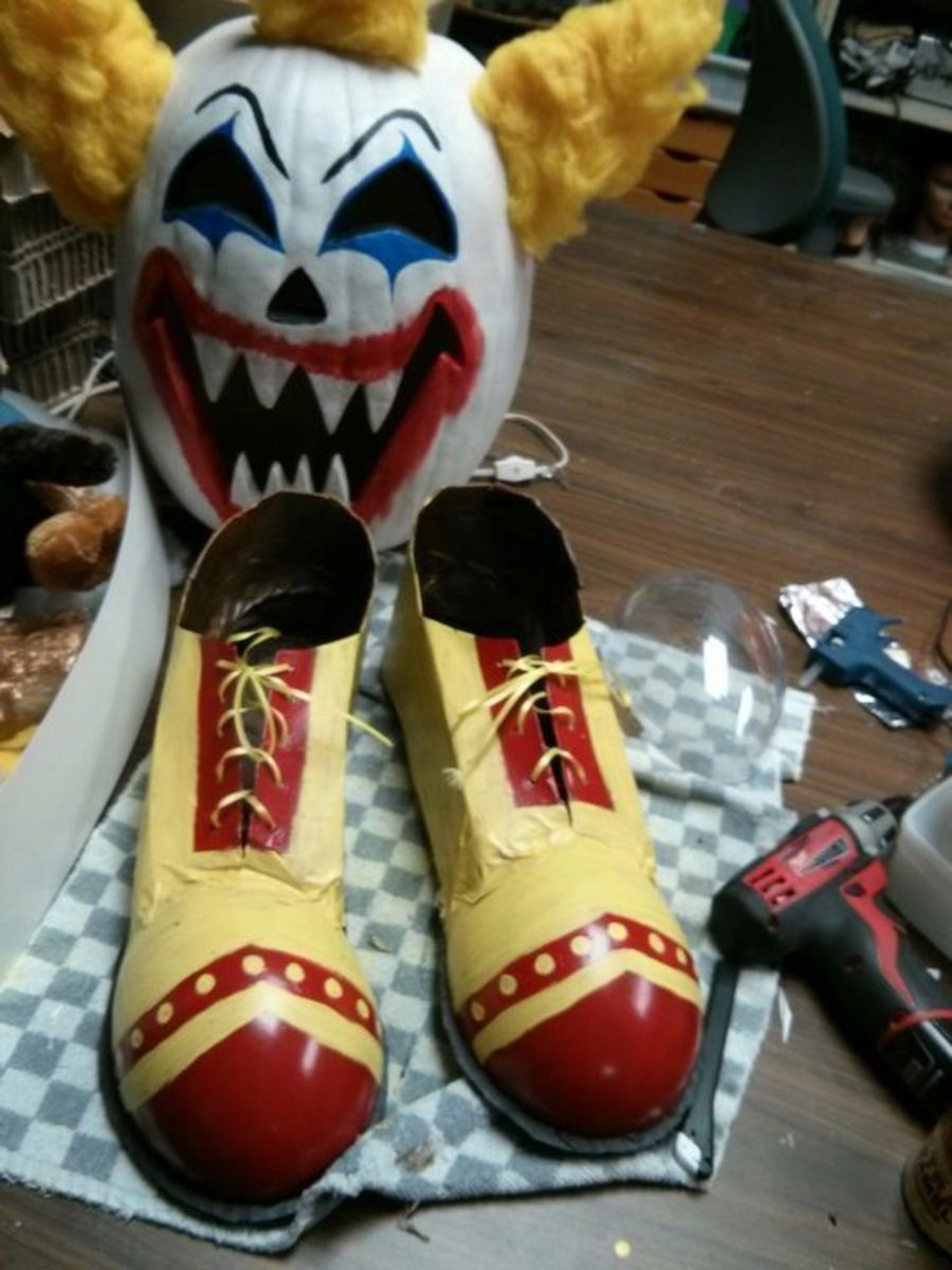 Super Scary Clown Pumpkin With Shoes