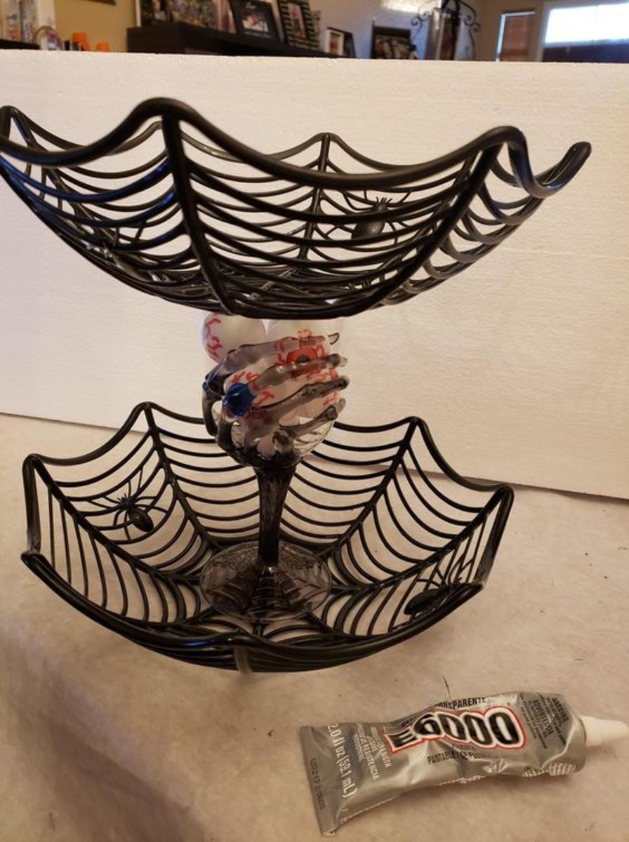 Two-Tiered Spiderweb Tray