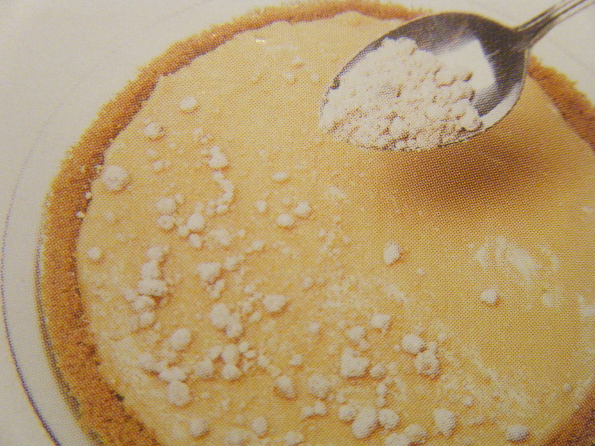 Sprinkle the remaining peanut butter crumbs on top of the filling