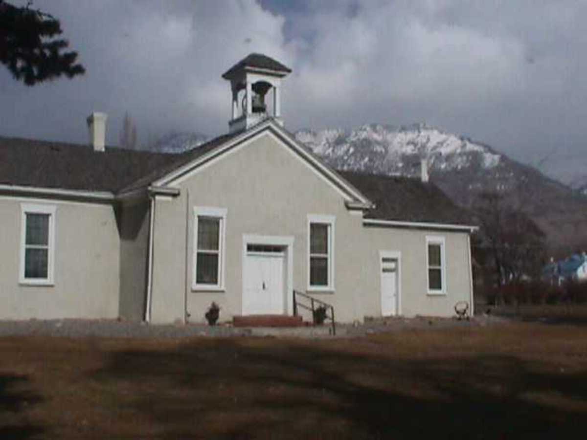 An historic schoolhouse named "Bell School" which has been made into a pioneer museum.