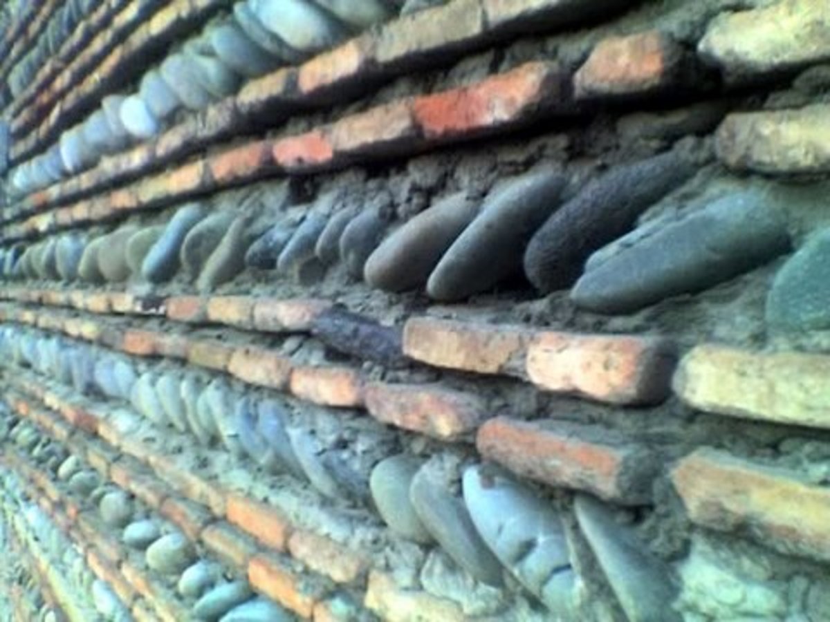 some nice old decorative walling, tbilisi centre