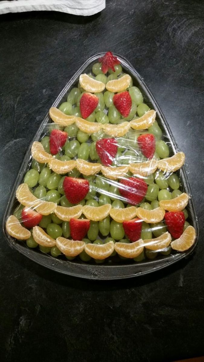 This Christmas tree platter is made up entirely of fruit