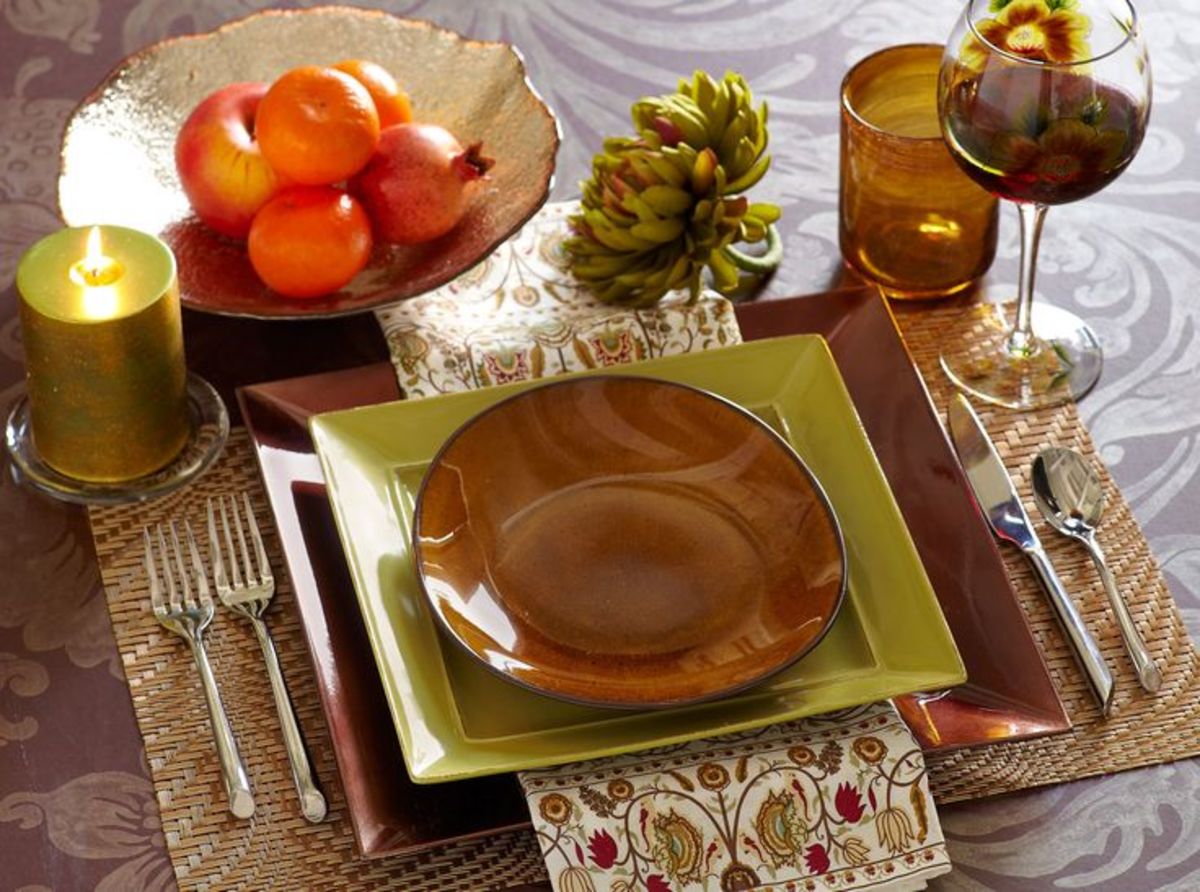 Use shades of brown, green, and orange in your choice of plates, napkins, and decorations.