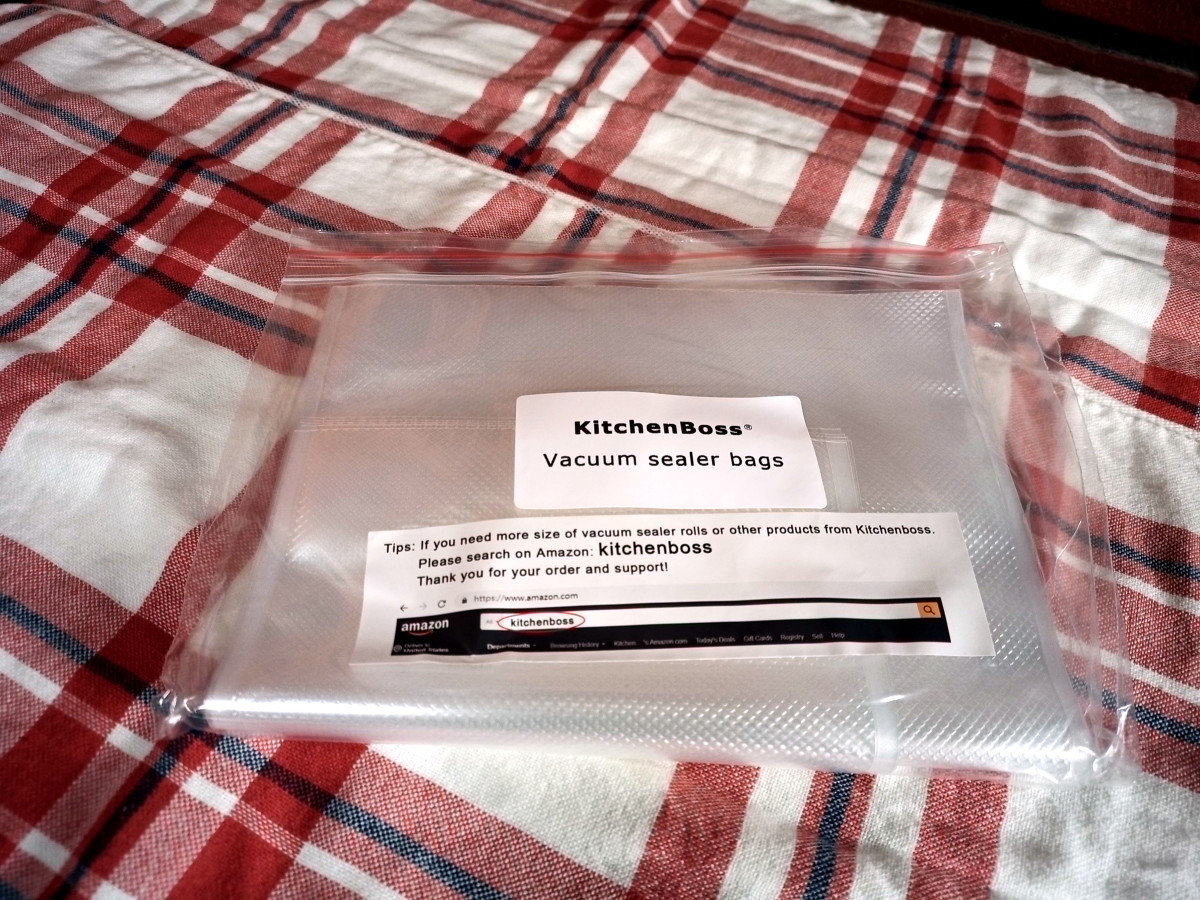 A sample pack of vacuum-sealable bags