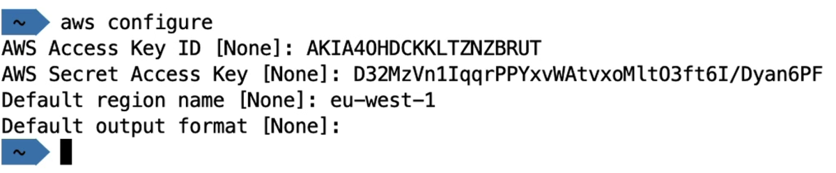 键入aws configure并输入您的访问密钥ID和机密访问密钥，以使用CLI访问aws