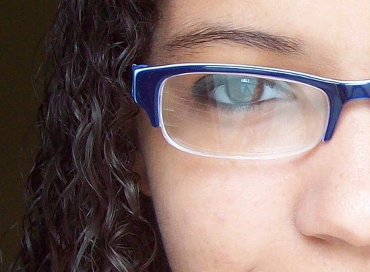 Switching From Glasses to Contact Lenses? Here's What You Need to Know